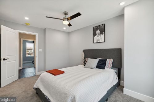 426 Markle St, Philadelphia PA  19128-3605 exterior