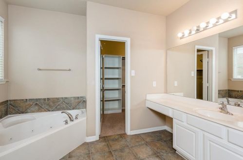 6311 Carnaby Ln, Richmond TX 77471-4588 exterior