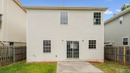 30 Whittier St, Carteret NJ  07008-2855 exterior