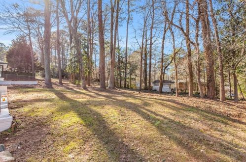 2022 Deren Way, Atlanta GA  30345-3710 exterior