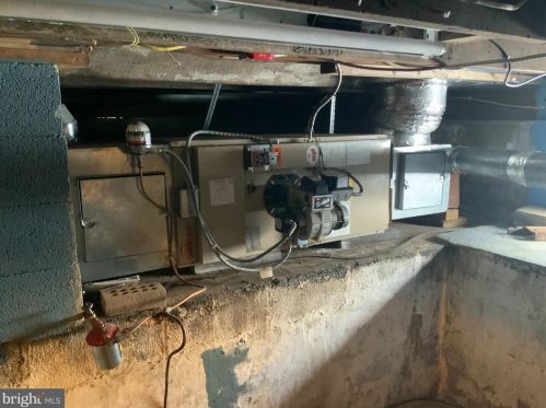 819 Maryland Ave, West Deptford NJ 08096-5330 exterior