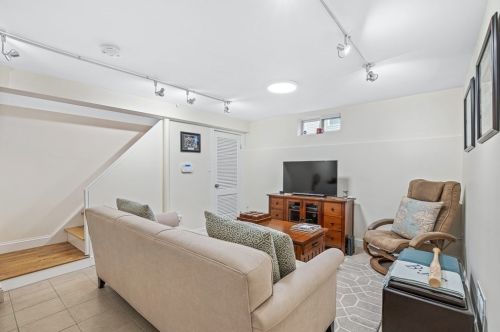 8 Clyde Ter, Arlington MA 02474-1509 exterior