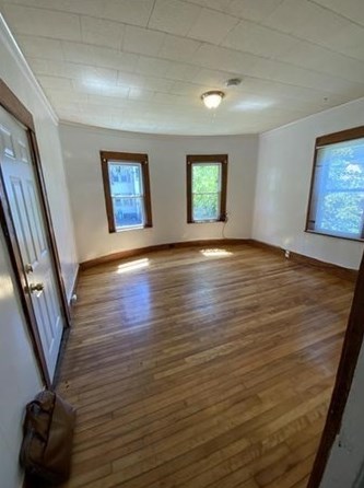 9 Diamond St, Worcester MA 01610 exterior