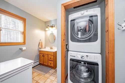 40 Frst Gln Dr, Montgomery MA 01085-4709 exterior