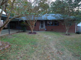 8 Estes Dr, Columbus, GA 31903-4108