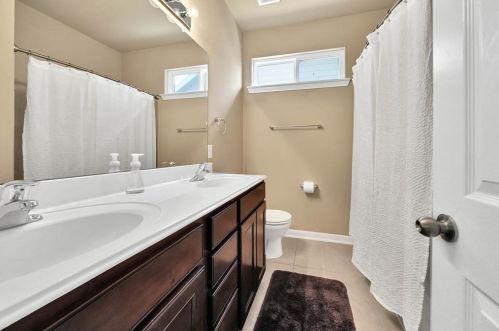 6303 Carnaby Ln, Richmond TX 77471-4588 exterior