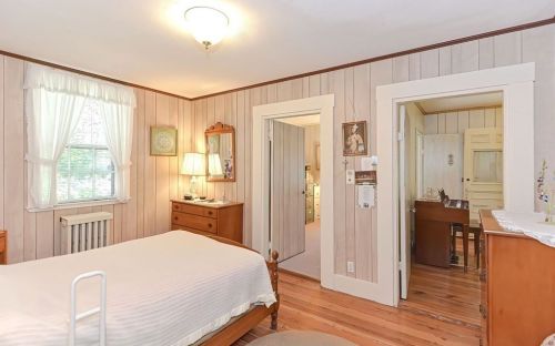 23 Nahanton St, Newton MA 02459-2907 exterior