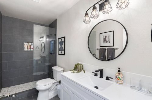 2331 Belmont Ave, Phoenix AZ 85051-6618 exterior