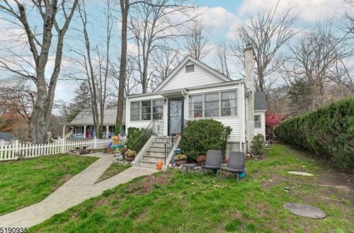 65 Kraft Pl, Skyline Lakes NJ  07456-1831 exterior