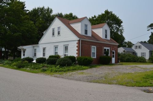 89 Fall Riv Ave, Seekonk MA 02771-5325 exterior