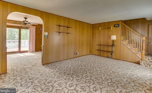 489 Hemlock Ter, West Deptford NJ 08096-2815 exterior