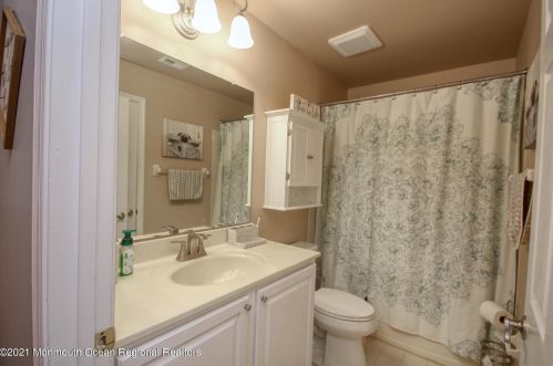 104 Brookfield Dr, Jackson Twp NJ  08527-3884 exterior