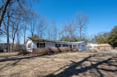 32 Birch Ln, Ipswich MA 01938-1134 exterior