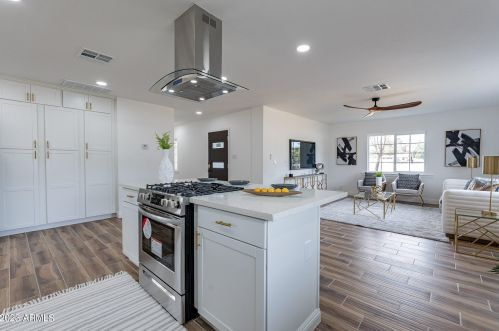 1121 Bethany Home Rd, Phoenix AZ  85014-2229 exterior