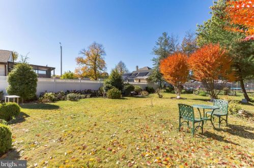 347 Jackson St, West Deptford, NJ 08096-2656