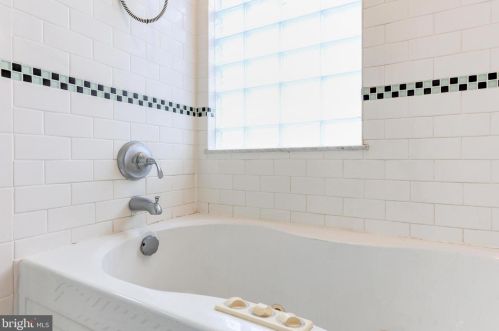 501 Broadway, West Deptford NJ 08093-1170 exterior