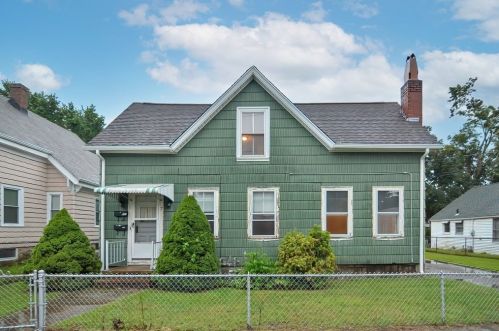 7 Monroe St, Taunton, MA 02780-1847