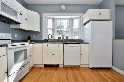 2037 Washington St, Braintree MA 02184-8623 exterior