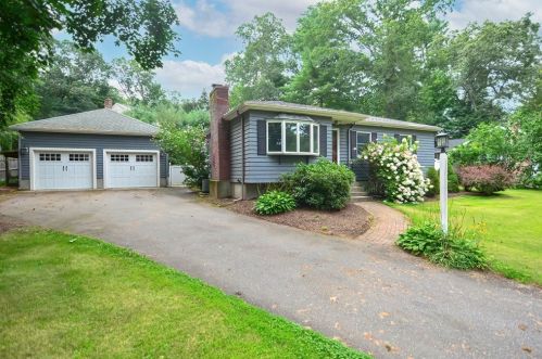 52 Miller St, Norfolk, MA 02056-1248