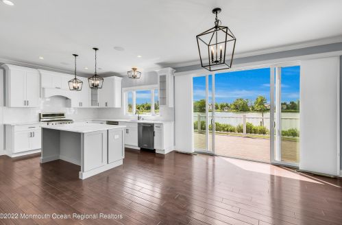 56 Rivers Edge Dr, Little Silver NJ 07739-1706 exterior