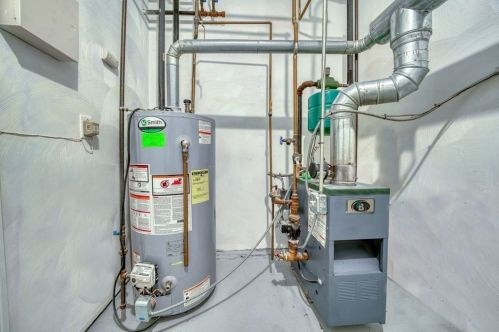 13 Clarkson St, Worcester MA 01604-4236 exterior