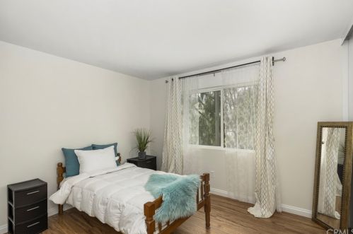 6 Palamedes, Irvine CA 92604-1930 exterior