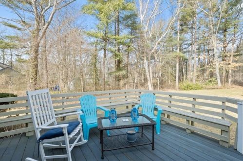 95 Whitcomb Ave, Hingham MA 02043-3348 exterior