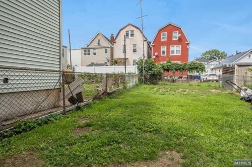 43 Dukes St, Kearny NJ  07032-3306 exterior