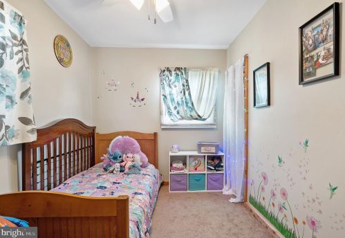 260 Columbus Dr, West Deptford NJ 08051-1258 exterior