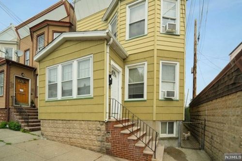 113 Hoyt St, Kearny, NJ 07032-3310