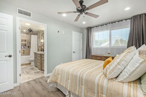 4210 Country Gables Dr, Phoenix AZ 85053-4528 exterior