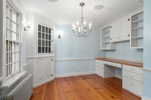 2 Brookshire Rd, Worcester MA 01609-1251 exterior