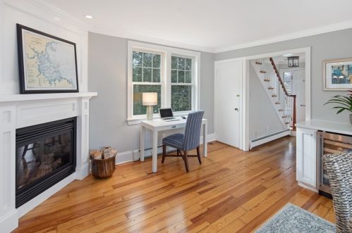 56 Elm St, Hingham MA 02043-2431 exterior