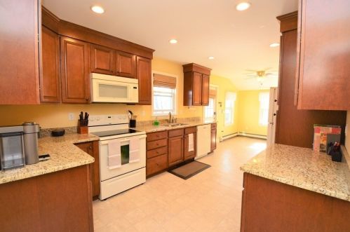 112 Bates Ave, Quincy MA 02169-1508 exterior