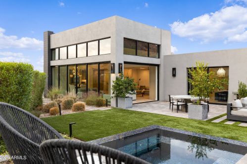 5841 Echo Canyon Cir, Phoenix, AZ 85018-1243