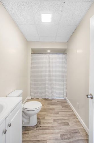 556 Bradford Ave, Fall River MA 02721-1017 exterior