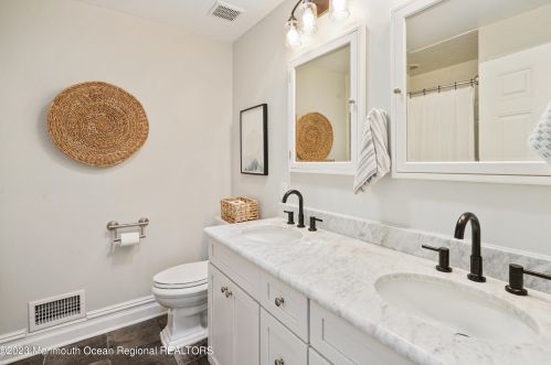 90 Lovett Ave, Little Silver NJ 07739-1403 exterior