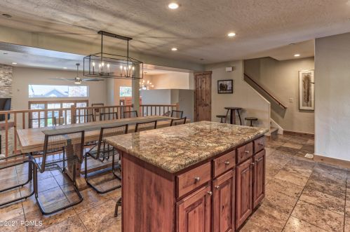 5627 Oslo Ln, Park City UT 84098-7708 exterior