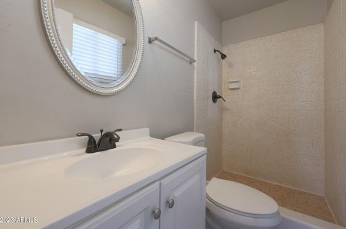 3018 81st Ave, Phoenix AZ  85033-4702 exterior