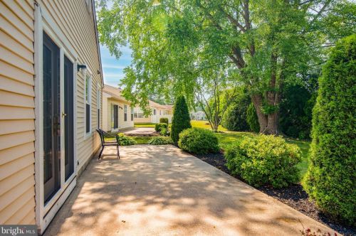 31 Blanchard Dr, West Deptford NJ 08096-6728 exterior