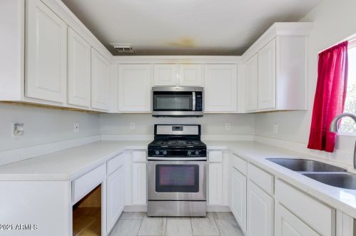 2545 Atlanta Ave, Phoenix AZ 85040-2710 exterior