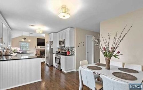 251 Brookside Ave, Cresskill NJ  07626-1135 exterior