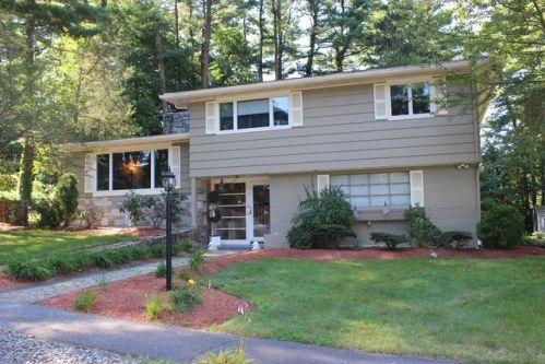 18 Doncaster Cir, Lynnfield MA  01940-2258 exterior