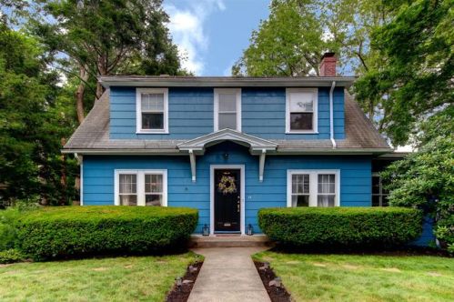 19 Flagg St, Worcester, MA 01602-1418