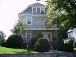 37 Parsons St, Newton, MA 02465-2135