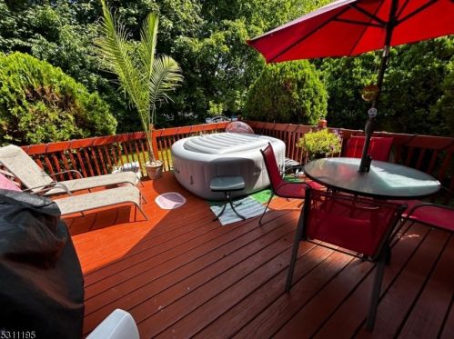 46 Nokomis Ave, Lake Hiawatha NJ 07034-2506 exterior