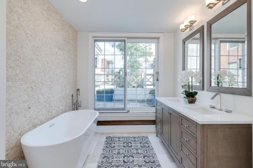 335 6 St, Philadelphia PA 19140-4560 exterior