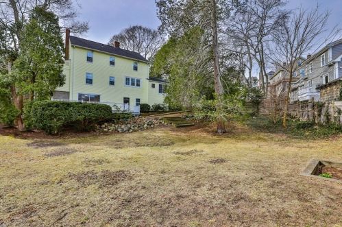 15 Walnut Ter, Arlington, MA 02476-6118