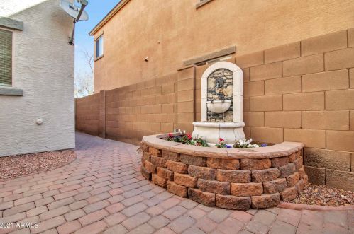 9118 Cypress St, Phoenix AZ 85003-1106 exterior