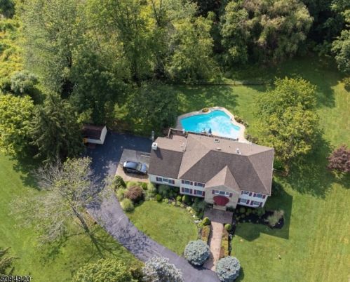 11 Drake Ct, Milford, NJ 08848-1633